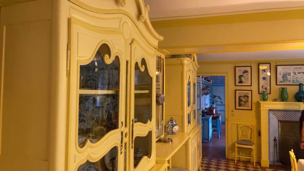 the dining room in Claude Monet's home